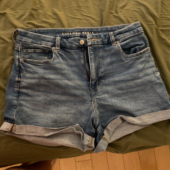 American Eagles AE Stretch Curvy Denim Mom Short size 14 - Picture 2 of 4